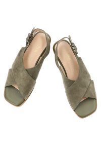 Sandały damskie S.Barski, cholewka ze skóry naturalnej zamszowej zapinane na sprzączkę, zielone, JC61-1001. Zapięcie: sprzączka. Kolor: zielony. Materiał: skóra, zamsz #3