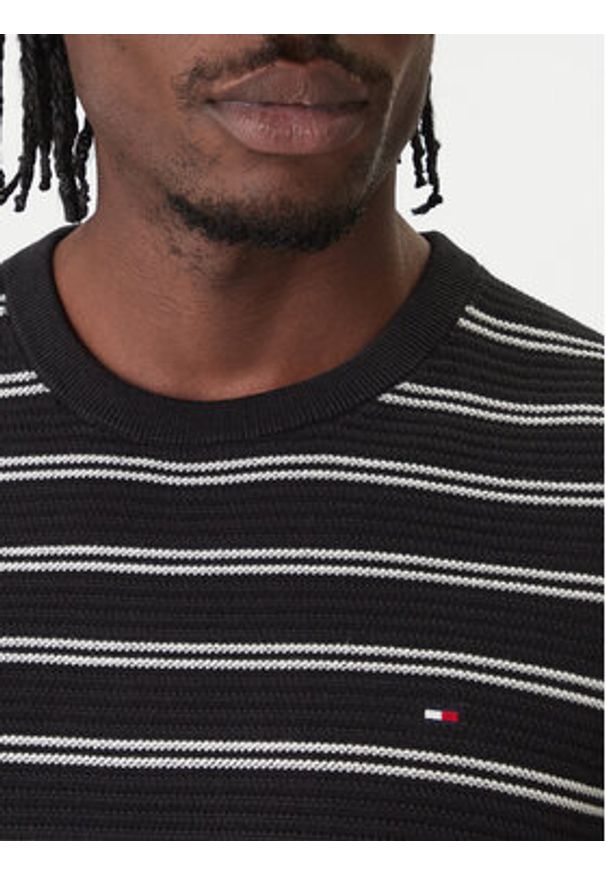 TOMMY HILFIGER - Tommy Hilfiger Sweter Seasonal MW0MW41643 Czarny Regular Fit. Kolor: czarny. Materiał: bawełna