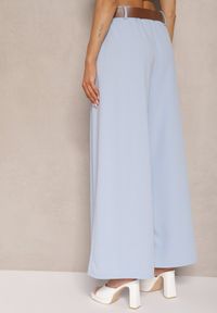 Renee - Jasnoniebieskie Spodnie o Szerokim Kroju High Waist Ozdobione Paskiem Rasalle. Okazja: na co dzień. Stan: podwyższony. Kolor: niebieski. Wzór: aplikacja. Styl: elegancki, casual #5