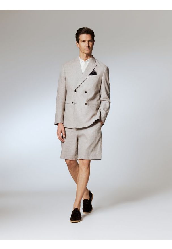 Reserved - Szorty garniturowe z lnem - beżowy. Kolor: beżowy. Materiał: len