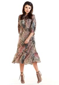 Awama - Brązowa Midi Sukienka w Cętki z Falbanką. Kolor: brązowy. Materiał: poliester, elastan. Długość: midi