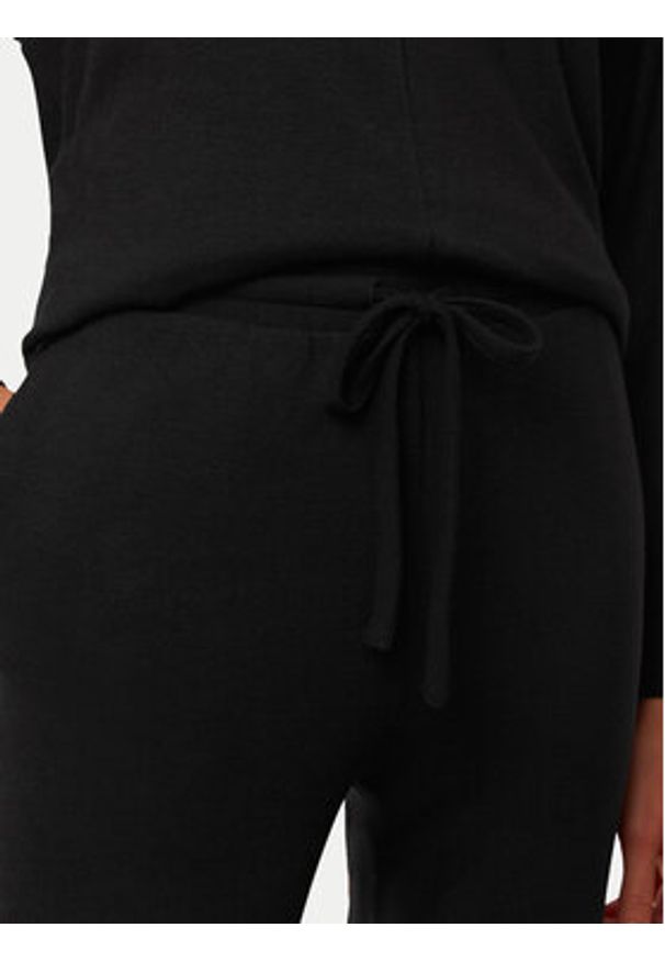 Triumph Spodnie piżamowe Cozy Comfort 10216531 Czarny Regular Fit. Kolor: czarny. Materiał: syntetyk