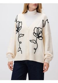Reserved - Kardigan z haftem - kremowy. Kolor: kremowy. Materiał: dzianina. Wzór: haft #1
