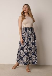 Born2be - Granatowa Rozkloszowana Spódnica z Wiskozy z Wysokim Stanem i Etnicznym Wzorem Ari. Okazja: do pracy, na co dzień, na spacer. Stan: podwyższony. Kolor: niebieski. Materiał: wiskoza. Wzór: aplikacja. Sezon: lato. Styl: casual #2