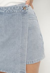 Born2be - Jasnoniebieskie Jeansowe Spódnico-Szorty o Asymetrycznym Kroju z Ozdobnymi Przeszyciami Lisarennea. Okazja: na co dzień. Kolor: niebieski. Materiał: jeans. Styl: sportowy, elegancki, casual #7