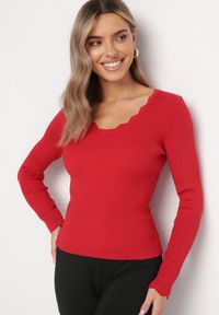 Born2be - Czerwony Sweter z Prążkowanej Dzianiny z Metaliczną Nitką Hirella. Kolor: czerwony. Materiał: dzianina, prążkowany. Styl: klasyczny #5