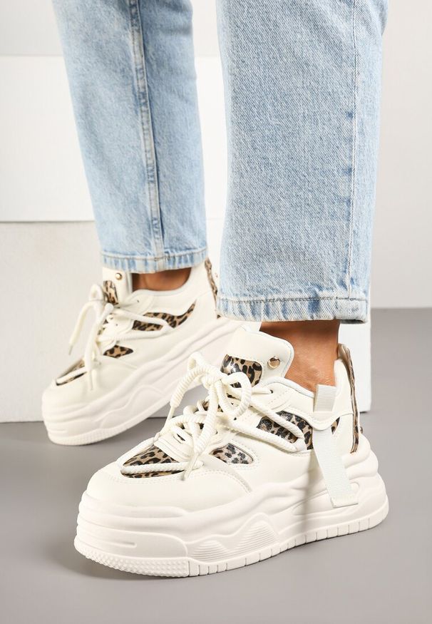 Renee - Beżowe Sneakersy w Streetwearowym Stylu na Tłoczonej Platformie z Brokatem Mailienne. Okazja: na co dzień. Kolor: beżowy. Szerokość cholewki: normalna. Wzór: aplikacja. Obcas: na platformie