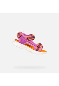 Geox Model J Sandal Airadyum Gi Kolor Rose. Kolor: różowy, pomarańczowy, wielokolorowy, żółty. Materiał: syntetyk, tkanina. Sezon: lato