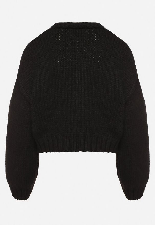 Born2be - Czarny Niezapinany Kardigan o Krótkim Kroju z Aplikacjami w Kształcie Truskawek Lorinelle. Okazja: na co dzień. Kolor: czarny. Materiał: jeans. Długość rękawa: długi rękaw. Długość: krótkie. Wzór: aplikacja. Sezon: lato. Styl: casual