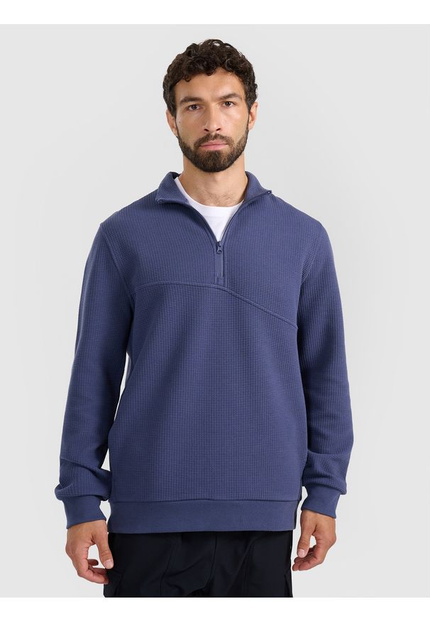 4f - 4F Bluza dresowa z dzianiny waflowej męska - granatowa L. Okazja: na co dzień. Typ kołnierza: kołnierzyk stójkowy. Kolor: niebieski. Materiał: dzianina, dresówka. Styl: casual, sportowy