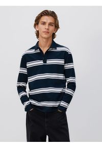 Reserved - Koszulka polo comfort w paski - granatowy. Typ kołnierza: polo. Kolor: niebieski. Materiał: bawełna, dzianina. Wzór: paski #1