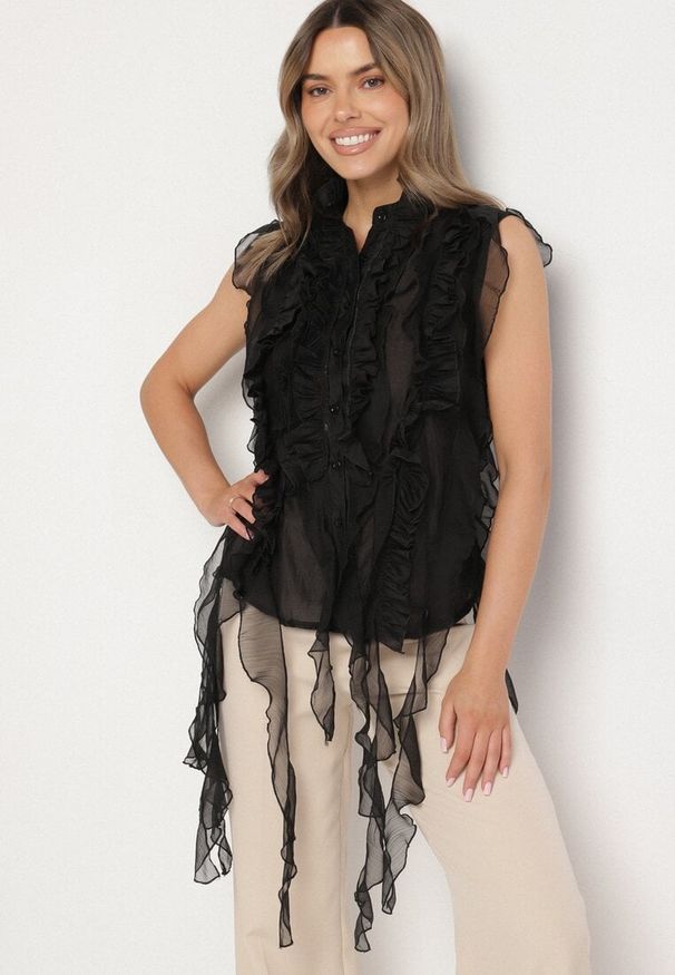 Born2be - Czarna Koszula z Ozdobnymi Falbanami Adoria. Kolor: czarny. Sezon: lato, wiosna. Styl: klasyczny, elegancki