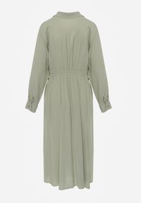 Born2be - Zielona Wiskozowa Sukienka Koszulowa z Marszczeniem i Guzikiem w Talii Lennatha. Okazja: na co dzień. Kolor: zielony. Materiał: wiskoza. Typ sukienki: koszulowe. Styl: casual, elegancki, klasyczny #6