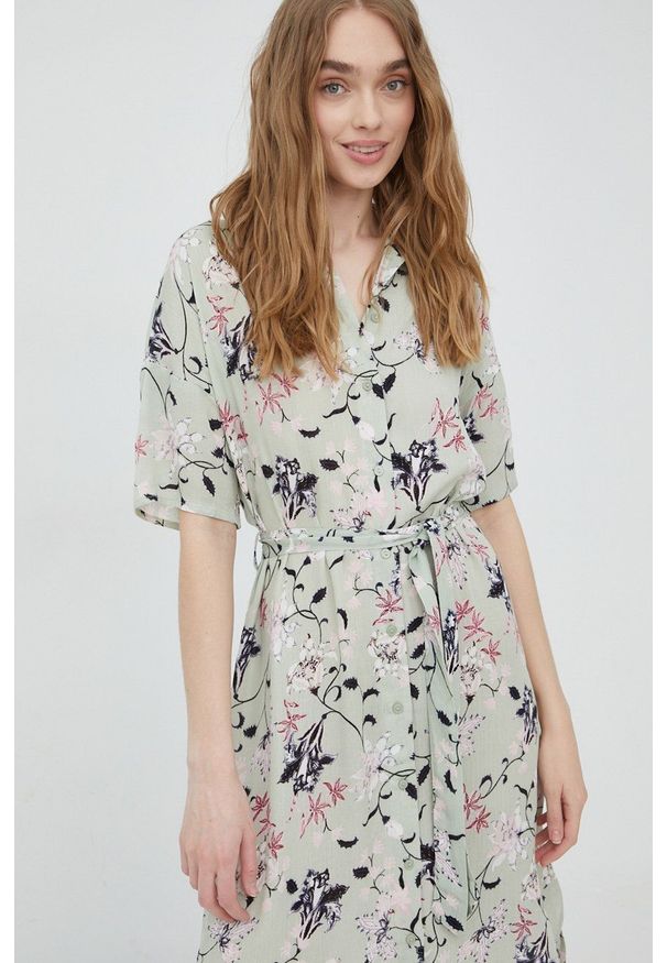 Vero Moda sukienka kolor zielony midi rozkloszowana. Kolor: zielony. Materiał: materiał, tkanina, wiskoza. Długość rękawa: krótki rękaw. Typ sukienki: rozkloszowane. Długość: midi