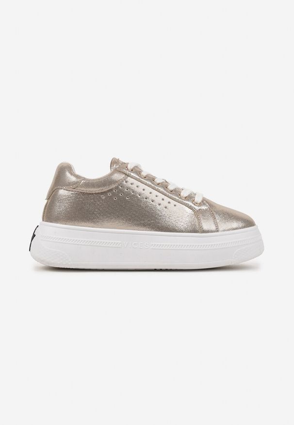 Renee - Złote Sneakersy Vices na Platformie Ozdobione Napisem i Perforacją Nonaritha. Okazja: na co dzień. Zapięcie: sznurówki. Kolor: złoty. Materiał: jeans. Wzór: aplikacja, napisy. Obcas: na platformie
