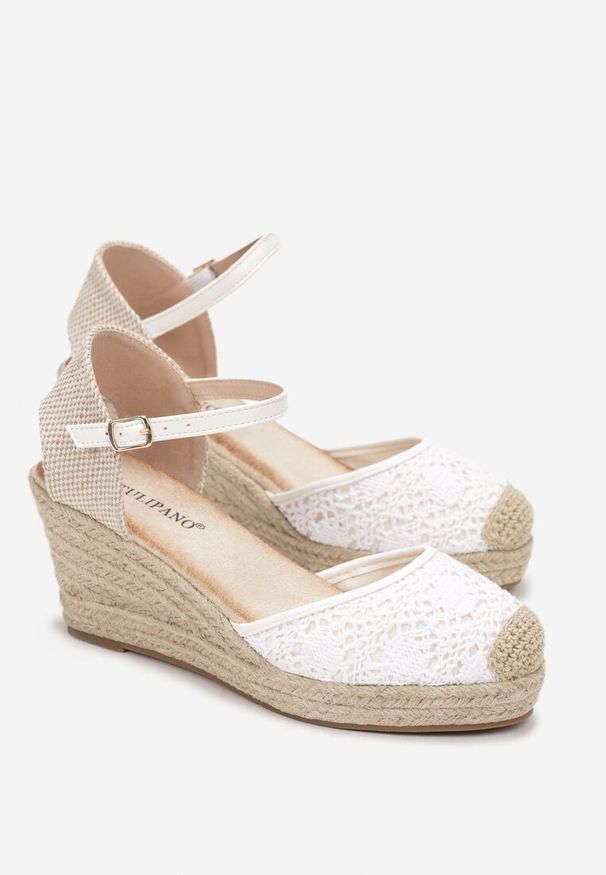 Renee - Białe Koronkowe Sandały na Koturnie z Plecionki Welina. Kolor: biały. Materiał: koronka. Obcas: na koturnie