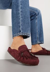 Renee - Bordowe Klapki Ozdobione Kokardą i Frędzlami Felindrise. Okazja: na spacer. Kolor: czerwony. Wzór: aplikacja. Sezon: lato. Styl: elegancki, boho