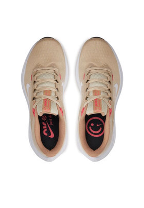 Nike Buty do biegania Air Winflo 10 DV4023 100 Beżowy. Kolor: beżowy. Materiał: materiał