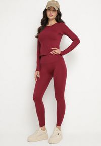 Born2be - Bordowy Komplet Sportowy Legginsy i Bluzka z Długim Rękawem Toretta. Kolor: czerwony. Wzór: aplikacja