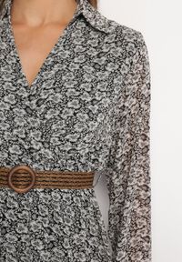 Born2be - Biało-Czarna Sukienka Rozkloszowana w Kwiaty z Paskiem Khito. Okazja: na co dzień. Typ kołnierza: dekolt w serek. Kolor: czarny. Długość rękawa: długi rękaw. Wzór: kwiaty. Styl: casual, elegancki, klasyczny #6