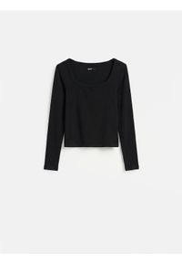 Reserved - Gładki longsleeve z bawełną - czarny. Kolor: czarny. Materiał: bawełna. Długość rękawa: długi rękaw. Wzór: gładki