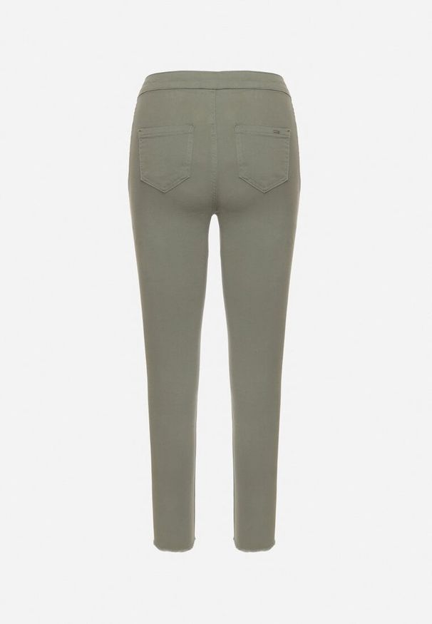 Born2be - Ciemnozielone Dopasowane Bawełniane Spodnie Irinaes. Okazja: na co dzień. Kolor: zielony. Materiał: bawełna. Wzór: aplikacja. Styl: elegancki, casual, klasyczny