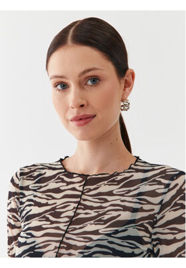 only - ONLY Bluzka 15315812 Beżowy Regular Fit. Kolor: beżowy. Materiał: syntetyk
