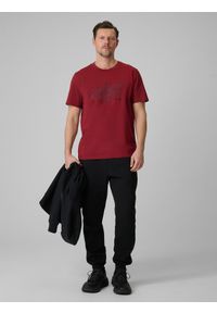 4f - 4F T-shirt regular z nadrukiem męski - czerwony S. Okazja: na co dzień. Kolor: czerwony. Materiał: dzianina, bawełna, materiał. Wzór: nadruk. Styl: casual #2