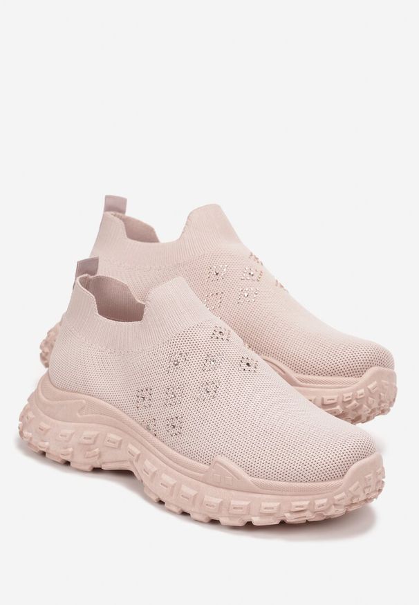 Born2be - Beżowe Wsuwane Buty Sportowe z Cyrkoniami na Grubej Podeszwie Adisyna. Okazja: na co dzień. Zapięcie: bez zapięcia. Kolor: beżowy