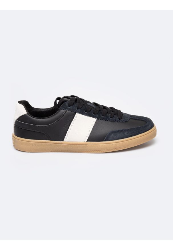 Big-Star - Sneakersy męskie czarne RR174033 906. Okazja: na co dzień. Zapięcie: pasek. Kolor: czarny. Materiał: guma, materiał. Szerokość cholewki: normalna. Wzór: paski