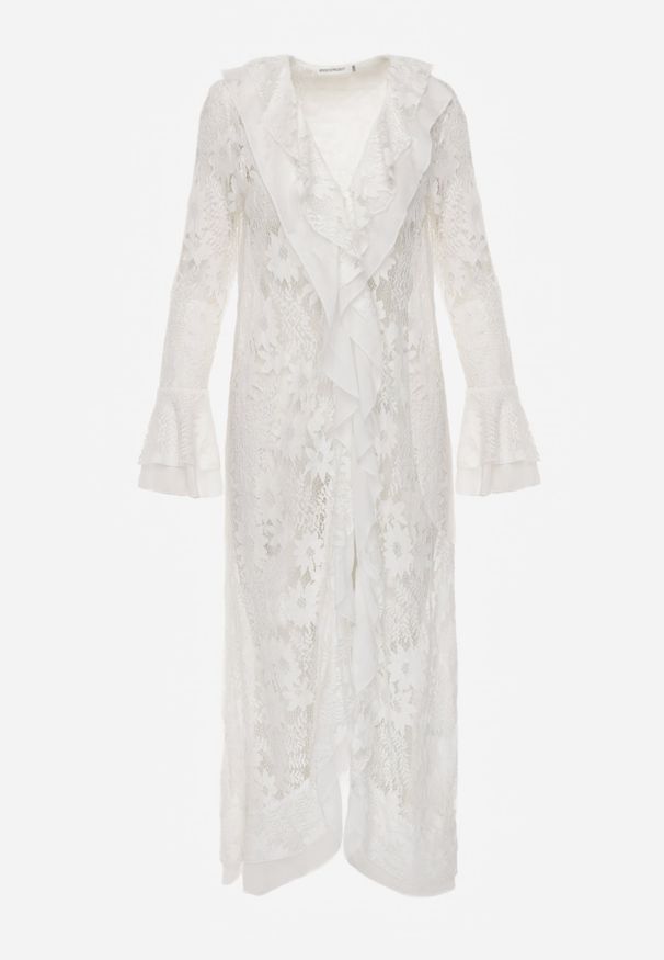 Renee - Biała Narzutka Sukienka Plażowa Boho z Koronki Ozdobiona Guzikami i Falbanami Palmeda. Okazja: na plażę. Kolor: biały. Materiał: koronka. Wzór: aplikacja, koronka. Sezon: lato. Typ sukienki: proste. Styl: boho