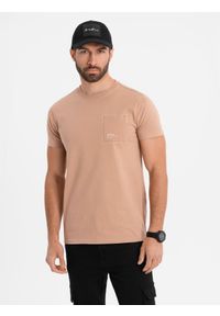 Ombre Clothing - Bawełniany męski t-shirt z nadrukiem na kieszonce – jasnobrązowy V7 OM-TSPT-0154 - XXL. Okazja: na co dzień. Kolor: brązowy. Materiał: bawełna. Wzór: nadruk. Styl: casual #6