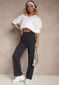 Renee - Granatowe Spodnie Cargo z Bawełną o Szerokim Kroju High Waist Mairiora. Okazja: na co dzień. Stan: podwyższony. Kolor: niebieski. Materiał: bawełna. Styl: casual #4