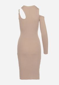 Born2be - Beżowa Sukienka z Prążkowanej Dzianiny i Wycięciami Hibba. Kolor: beżowy. Materiał: prążkowany, dzianina. Długość rękawa: na ramiączkach. Styl: elegancki. Długość: midi #7