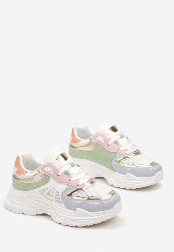 Renee - Biało-Niebieskie Sneakersy na Tłoczonej Podeszwie z Ozdobnymi Wstawkami Lanevi. Kolor: biały. Wzór: aplikacja, kolorowy