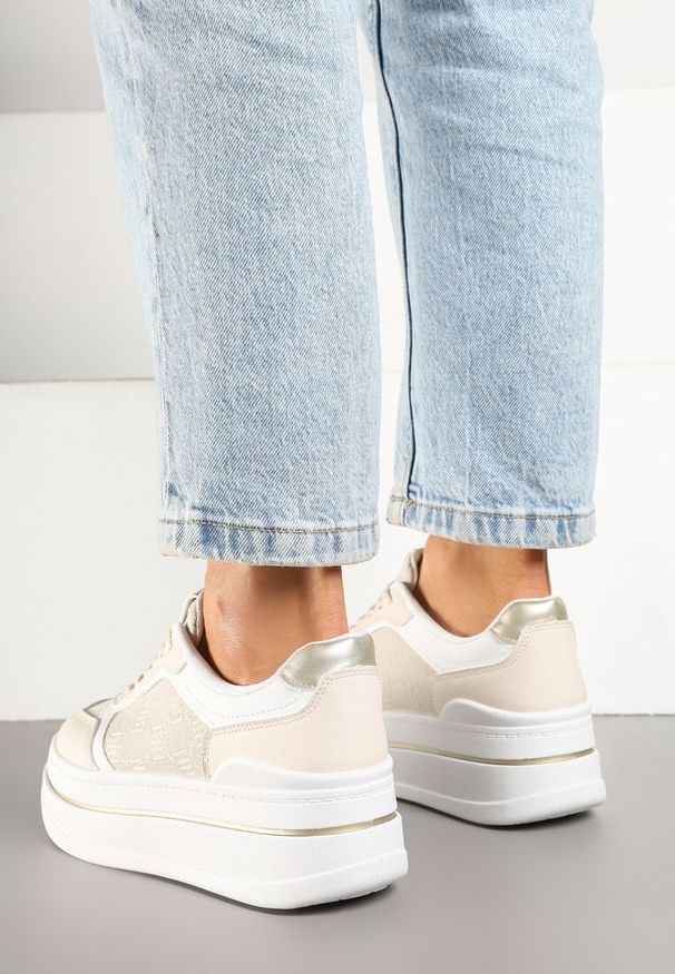 Born2be - Beżowe Sneakersy w Streetwearowym Stylu na Grubej Podeszwie Ninolia. Okazja: na co dzień. Zapięcie: sznurówki. Kolor: beżowy. Materiał: jeans. Wzór: aplikacja