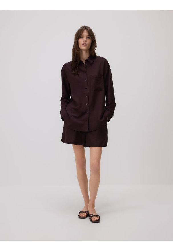 Reserved - Koszula z lnem - ciemnobrązowy. Kolor: brązowy. Materiał: len