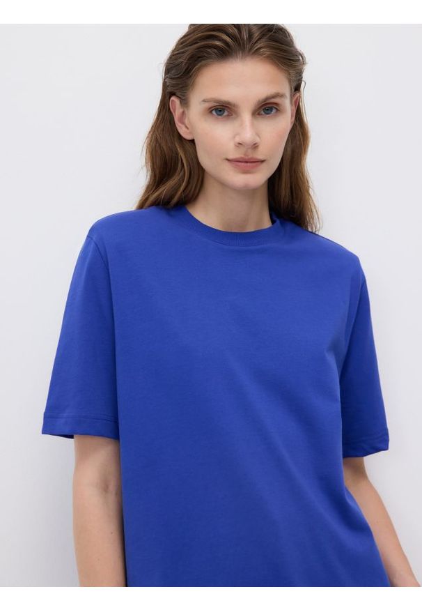 Reserved - T-shirt z poduszkami na ramionach - niebieski. Kolor: niebieski. Materiał: dzianina, bawełna. Wzór: gładki