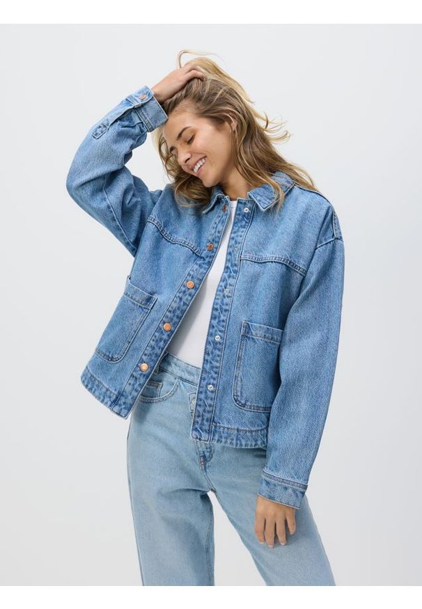 Reserved - Jeansowa koszula z kieszeniami - niebieski. Kolor: niebieski. Materiał: jeans