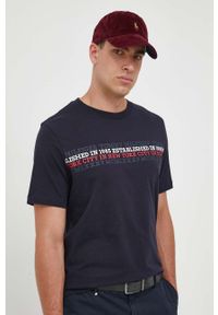 TOMMY HILFIGER - Tommy Hilfiger t-shirt bawełniany kolor granatowy z nadrukiem. Kolor: niebieski. Materiał: bawełna. Długość rękawa: krótki rękaw. Długość: krótkie. Wzór: nadruk. Styl: klasyczny #1