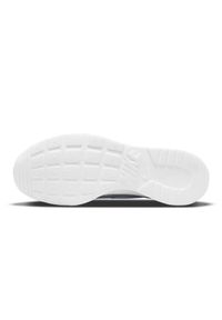 Buty Nike Tanjun M DJ6258-002 szare. Okazja: na co dzień. Kolor: szary. Materiał: materiał. Szerokość cholewki: normalna. Model: Nike Tanjun #4
