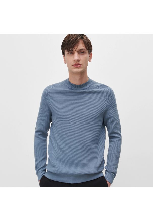Reserved - Prążkowany sweter z wiskozą - Niebieski. Kolor: niebieski. Materiał: prążkowany, wiskoza