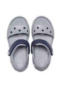 Buty do chodzenia niemowlęce Crocs Crosband Sandal Kids. Zapięcie: rzepy. Kolor: szary. Materiał: syntetyk, materiał. Sport: turystyka piesza