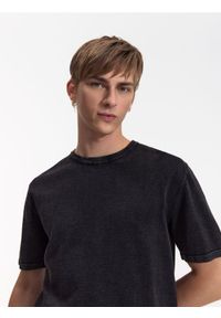 Reserved - Bawełniany sweter z krótkim rękawem - czarny. Kolor: czarny. Materiał: bawełna. Długość rękawa: krótki rękaw. Długość: krótkie