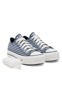 Converse Trampki Chuck Taylor All Star Lift Platform Gingham A13664C Granatowy. Kolor: niebieski. Materiał: materiał. Obcas: na platformie #4