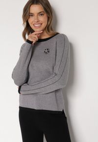 Born2be - Szary Sweter Ozdobiony Paskami i Aplikacją Tusanne. Okazja: na co dzień. Kolor: szary. Materiał: jeans. Wzór: aplikacja. Styl: casual, elegancki #1