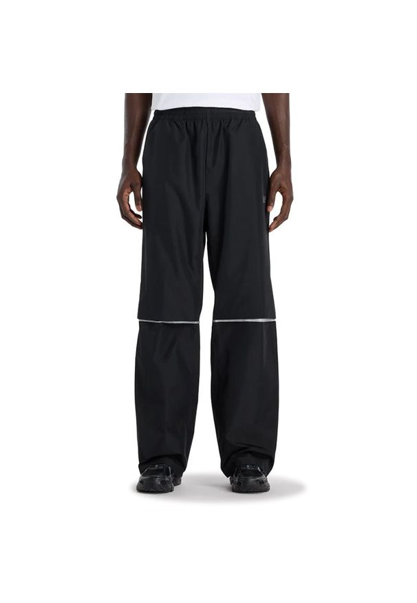 Spodnie męskie New Balance MB61M4DOBK - czarne. Kolor: czarny. Materiał: materiał, poliester