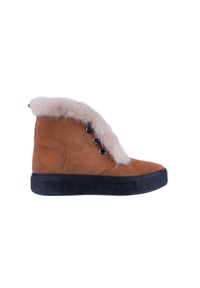 Śniegowce Bayla 161 017 2032 105 Tan Suede 161162, Brąz, Skóra naturalna - 41. Zapięcie: bez zapięcia. Kolor: brązowy. Materiał: skóra. Szerokość cholewki: normalna. Obcas: na obcasie. Wysokość obcasa: średni #1