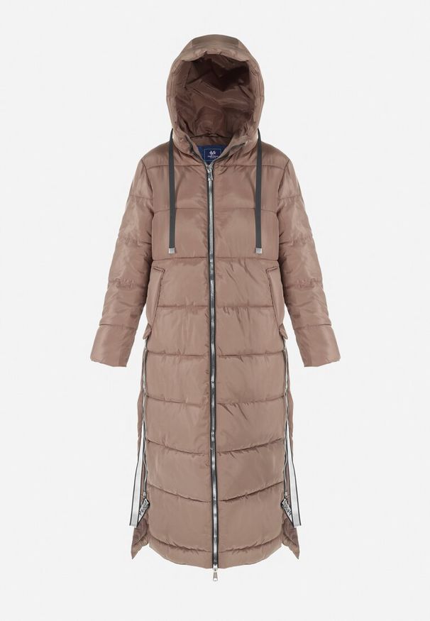 Born2be - Ciemnobrązowa Kurtka Długa Pikowana z Kapturem Sinaq. Typ kołnierza: kaptur. Kolor: brązowy. Długość: długie. Styl: elegancki