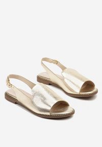 Renee - Złote Sandały Slingback ze Skórzaną Wkładką i Noskiem Peep Toe Kirassa. Nosek buta: otwarty. Zapięcie: sprzączka. Kolor: złoty. Materiał: skóra. Obcas: na płaskiej podeszwie. Styl: klasyczny #5